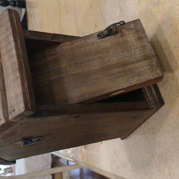 Vintage handmade birdhouse 10hi x 8h x 6d garden decor clean out door - Picture 6 of 8